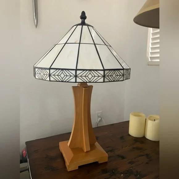 MCM Vintage Craftsman Mission Style Stained Glass Table Lamp - Cream and Brown - Picture 10 of 10